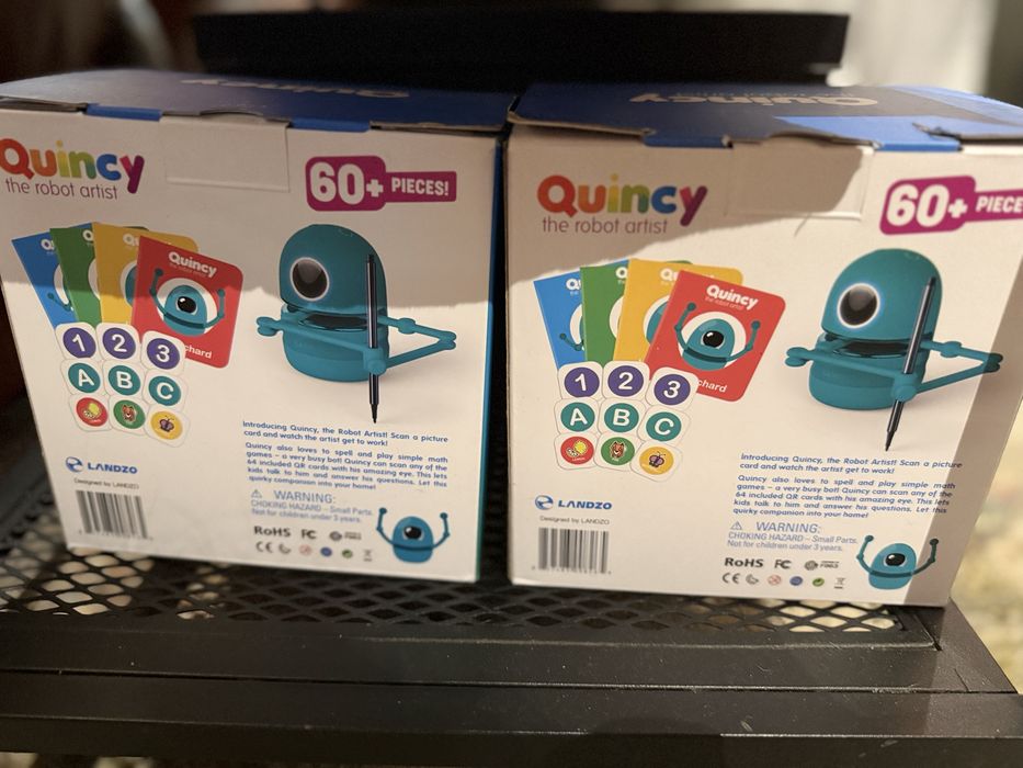 Quincy the robot artist - робот учител по рисуване и писане на английс