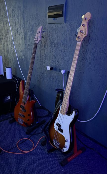 Продам бас Fender Precision