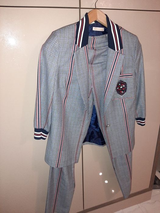 Костюмы для модной девушки.Р 36-38.