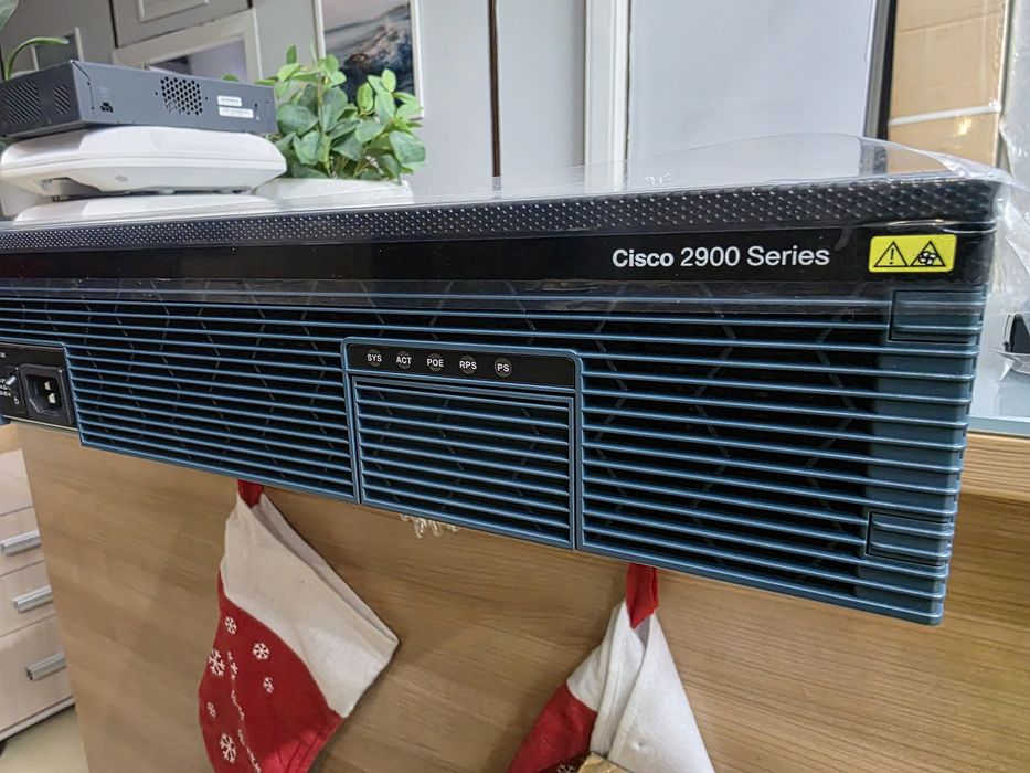 Маршрутизатор Cisco CISCO2921-V/K9