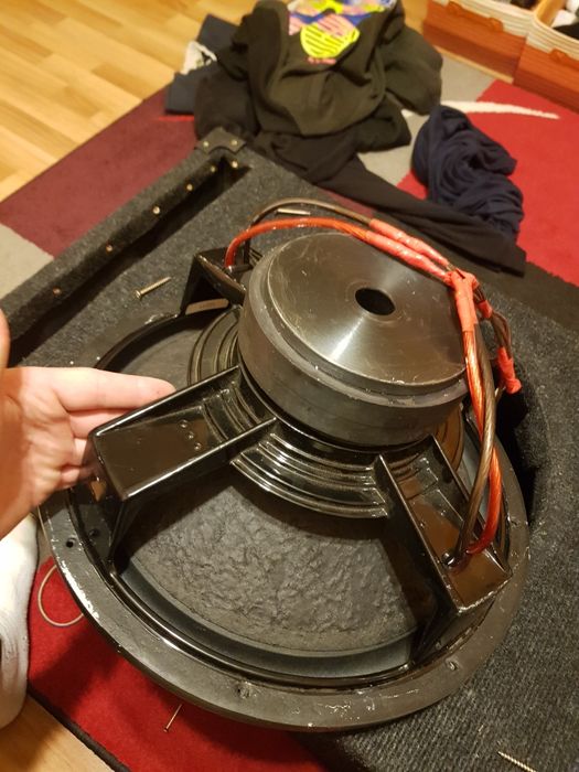 Vand Subwoofer cu difuzor Ground Zero