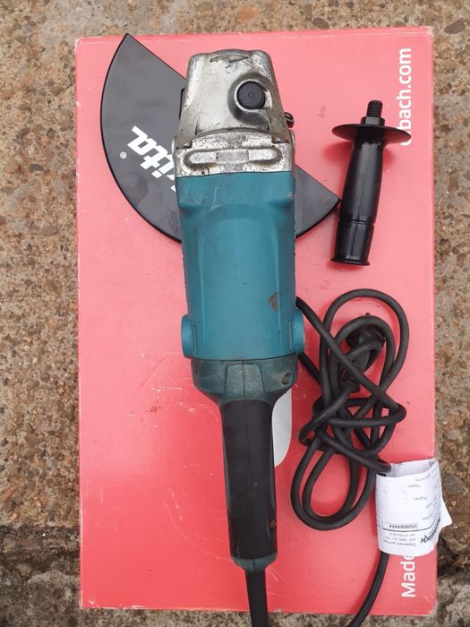 Оригинални ъглошлайфи Макита GA9050R и Бош GWS1400