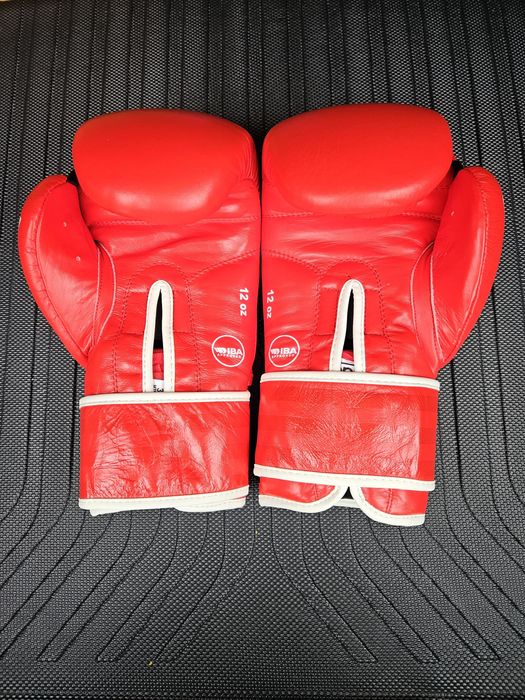 Боксерские перчатки