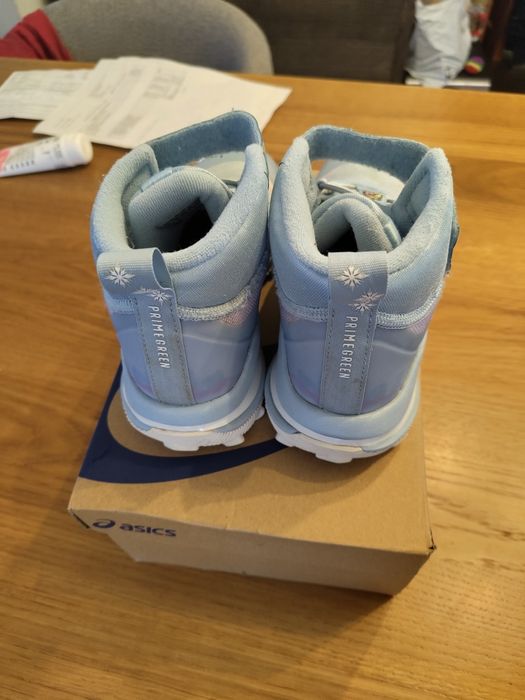 Зимни обувки Адидас