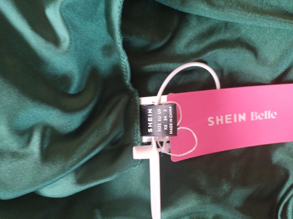 Официална зелена рокля