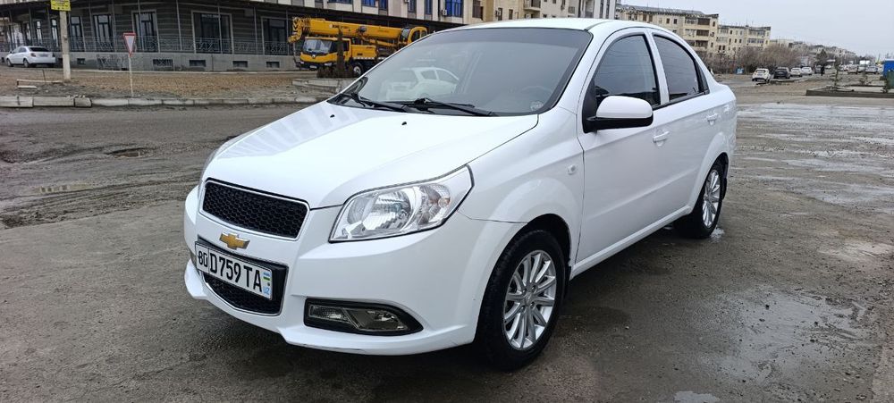 Нексия 3 сотилади