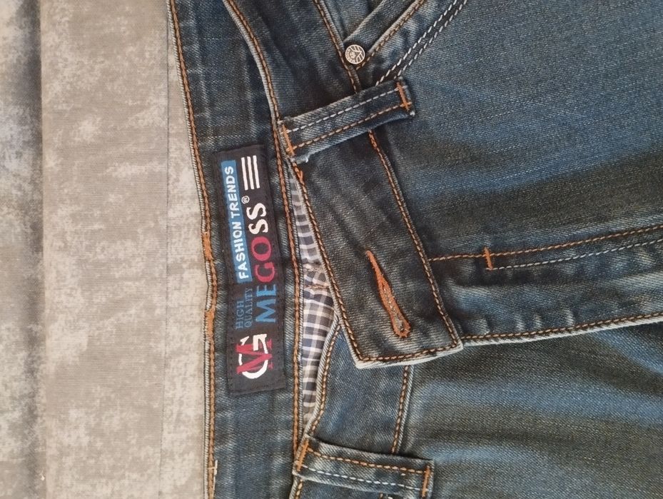 Продам мужские джинсы