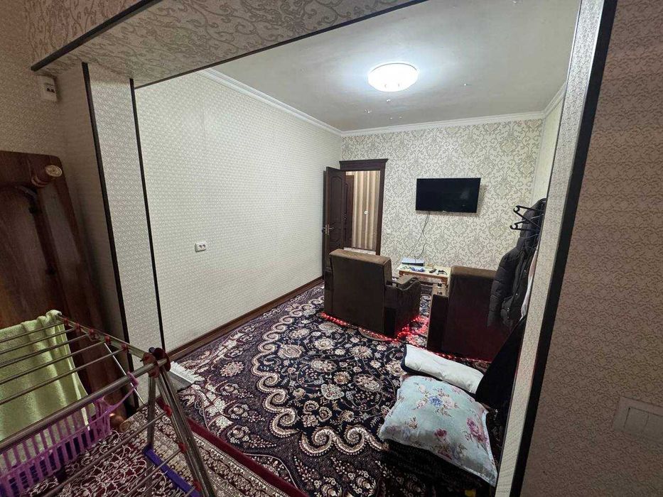 Метро Машинасозлар, 2 хоналик тоза квартира. 1-этаж, закрытый двор.