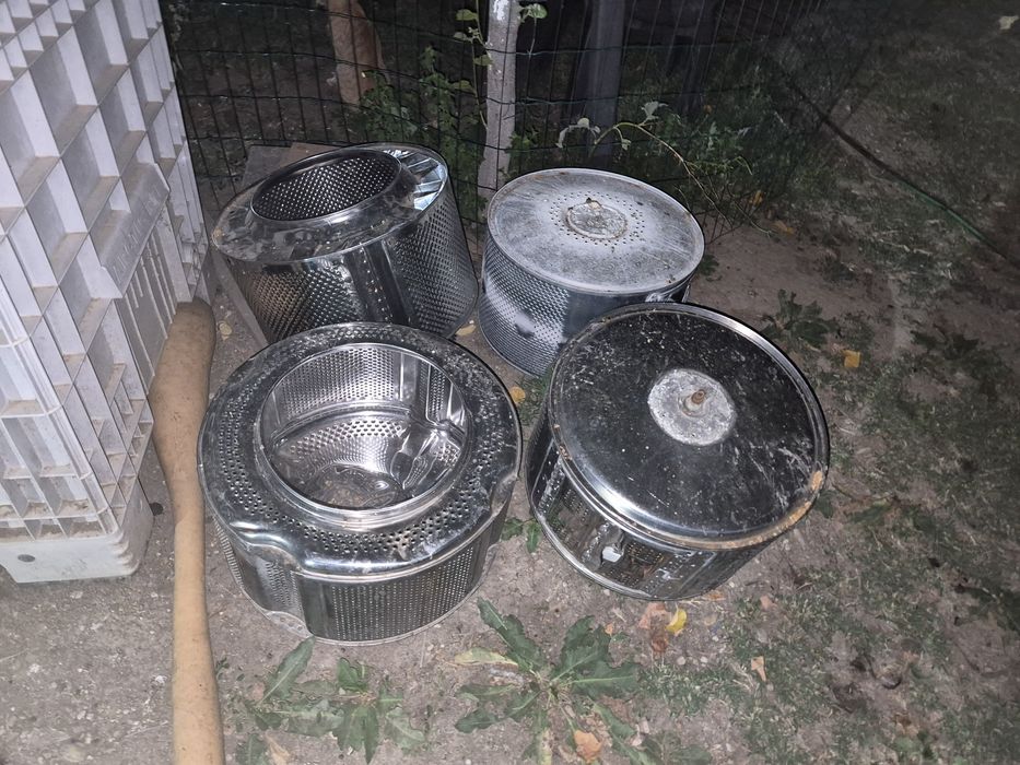 Cuibare pentru gaini ,cuve masini de spălat  si gratare