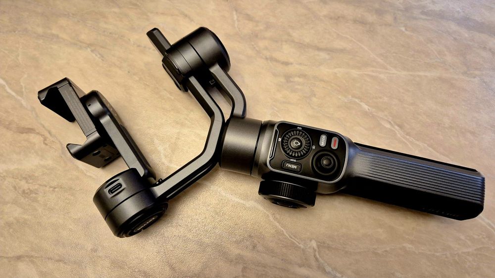 Stabilizator pentru telefoane mobile Zhiyun-Tech Smooth 5 Combo