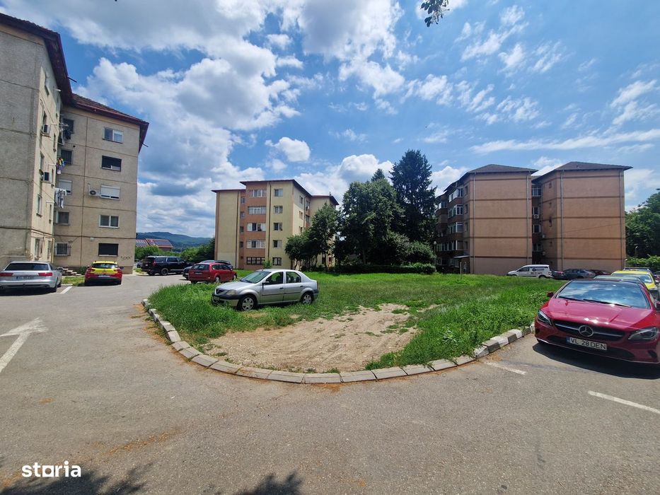 Teren de vânzare în zonă urbană, acces asfaltat