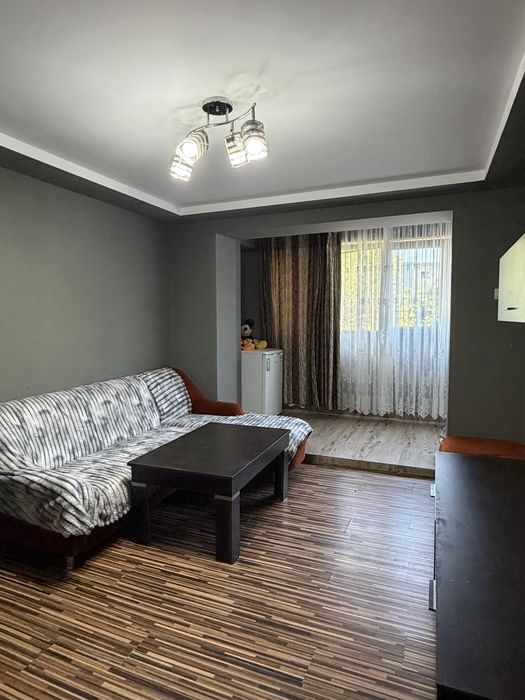 Inchiriez apartament situat langa scoala nr. 2
