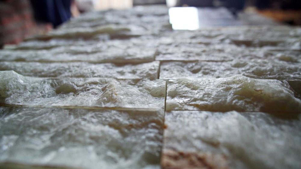 Продавам облицовъчен камък оникс