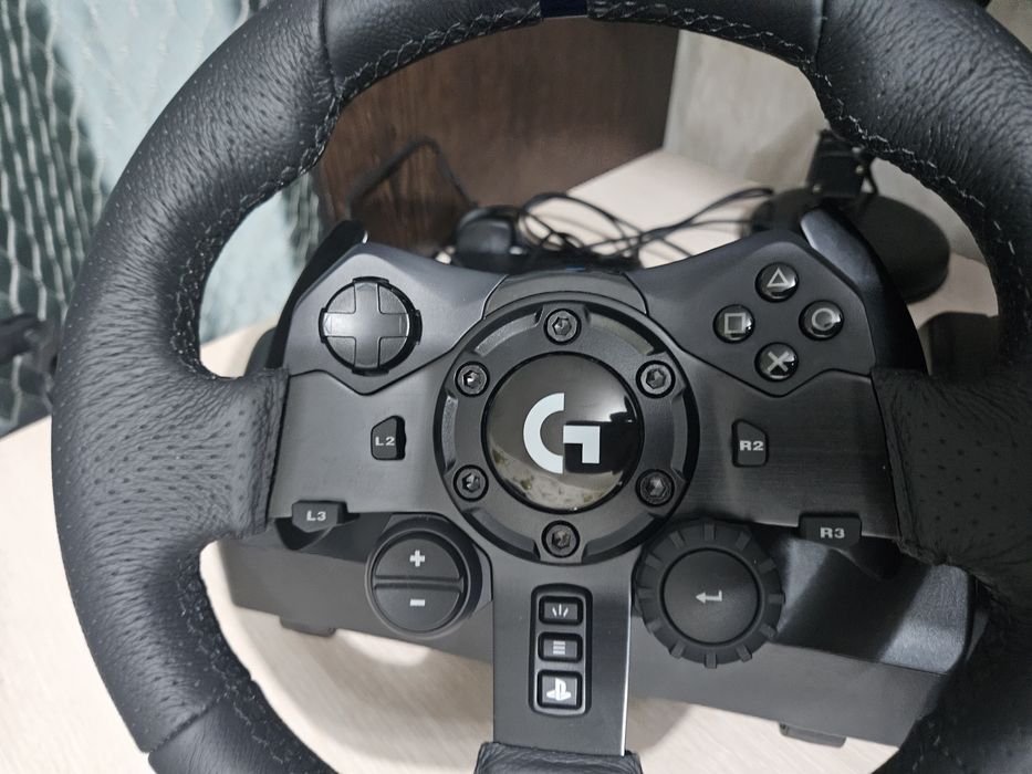 Продам игровой руль Logitech g923