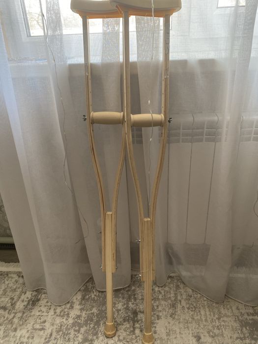 Детские деревянные костыли