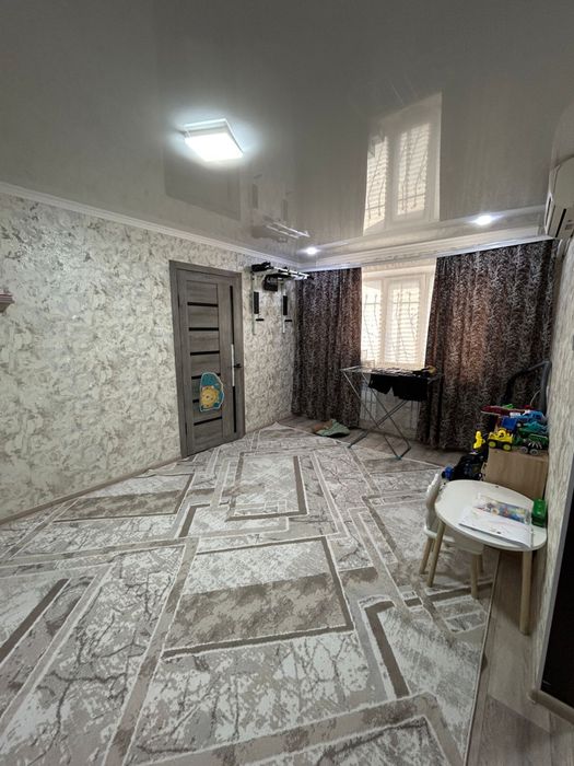 Продам двух комнатную квартиру