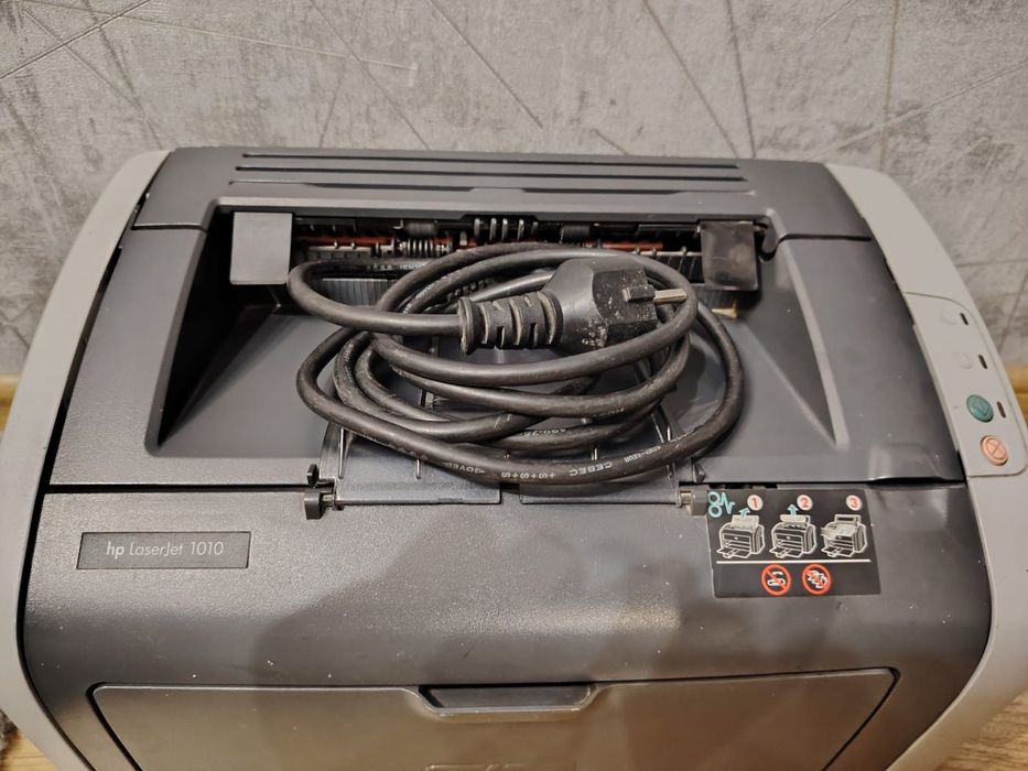Принтер - Hp 1010