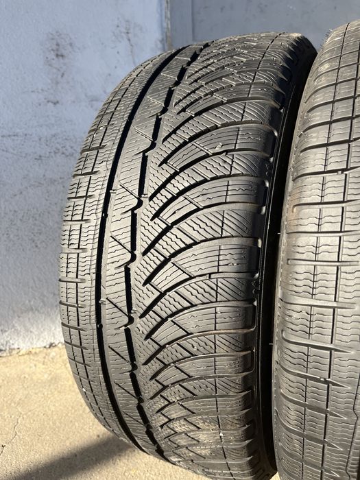 2 бр. зимни гуми 235/45/18 Michelin 6 mm DOT 3117