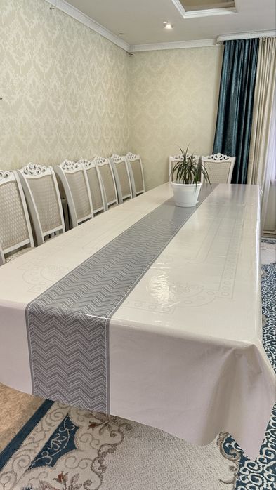 Продается стол со стульями