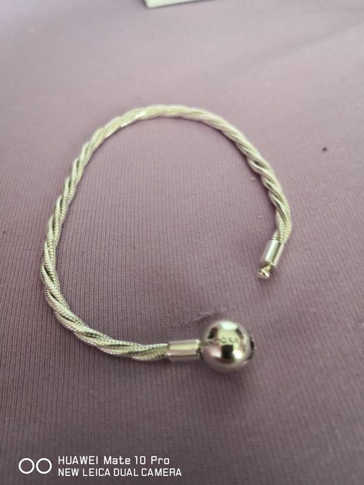 Гривна Pandora  завинаги заедно. Размера е 18см.