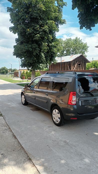 Se vinde Logan Mcv. 1.6 8 valve