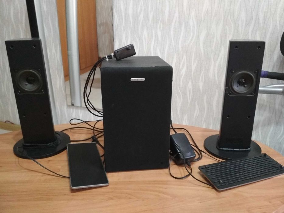 усилитель -сабвуфер Creativ + две колонки + пульт!