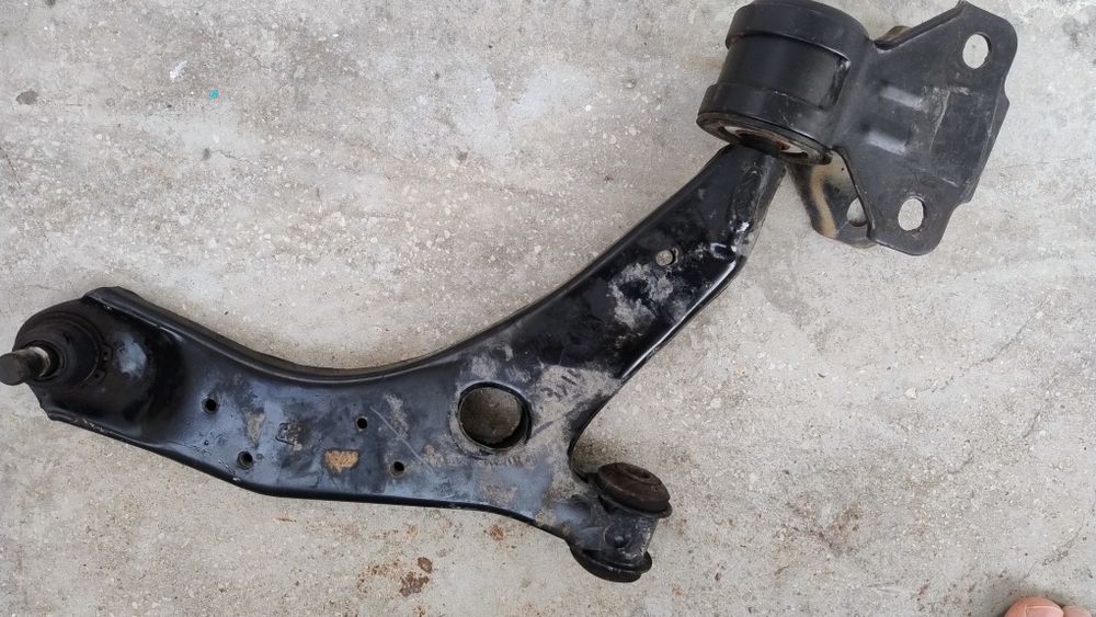 Brat suspensie dreapta Mazda 3 2011