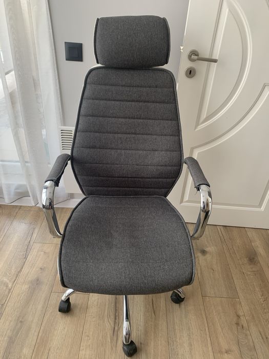 Офис стол сив,регулируем