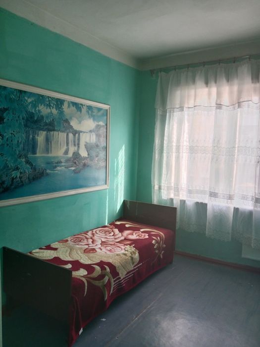 Квартира шошилинч, келишилган нархда сотилади