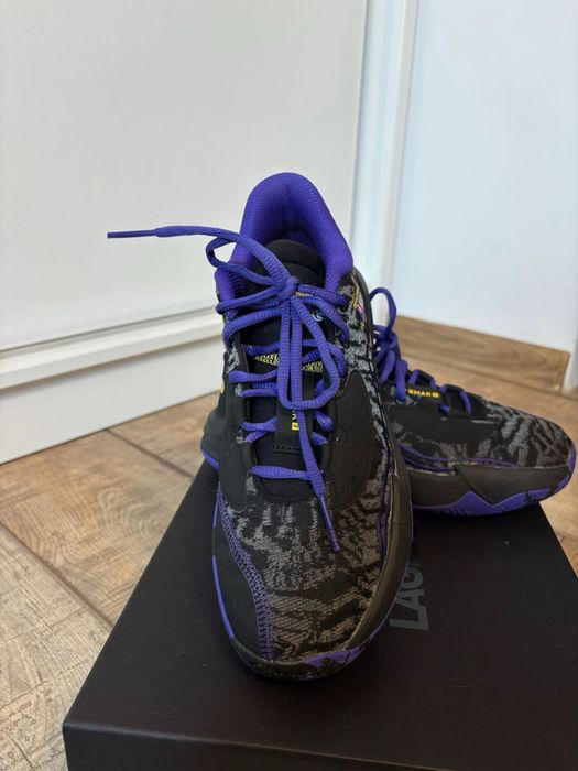 Papuci baschet  ! Pret negociabil!Marimea 39!