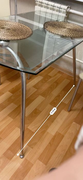 Кухонный стол стеклянный