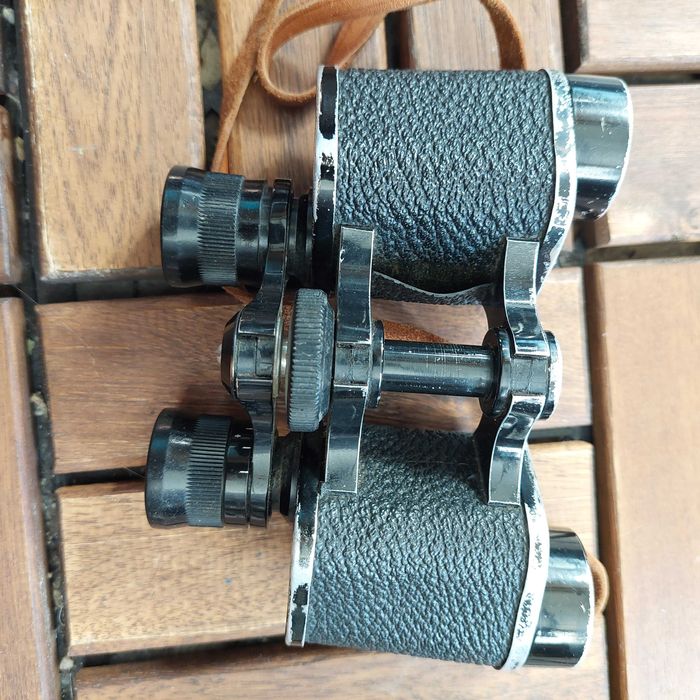 Бинокъл Solux paris super aeros с напълно здрави лупи