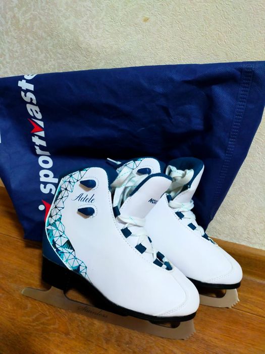 Продам коньки фигурные.