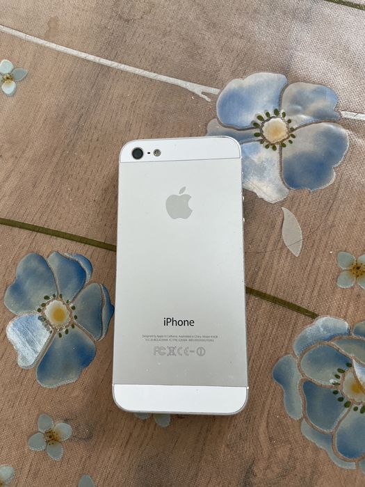продаю iPhone 5 в хорошем состоянии