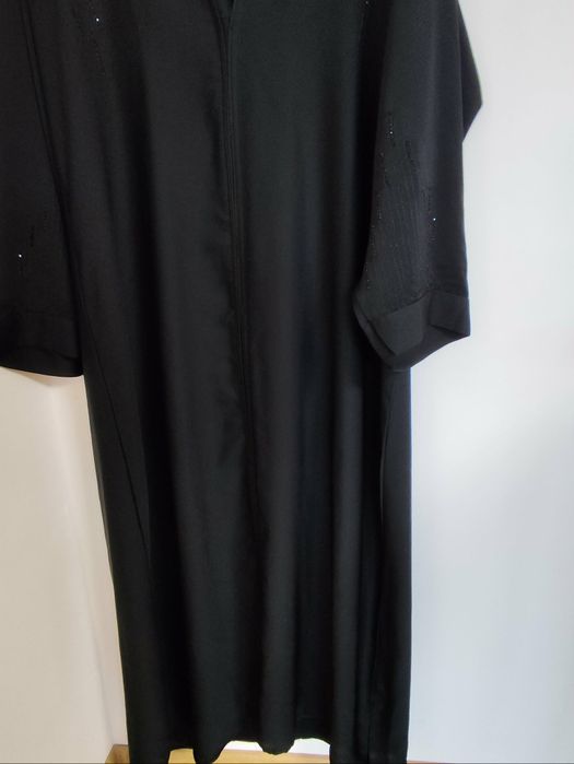 Abaya, caftan, rochie tradiționala
