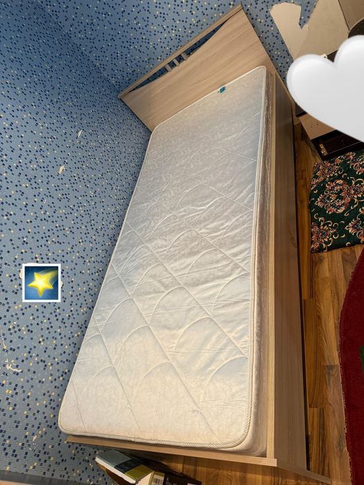 Спалняя  кровать