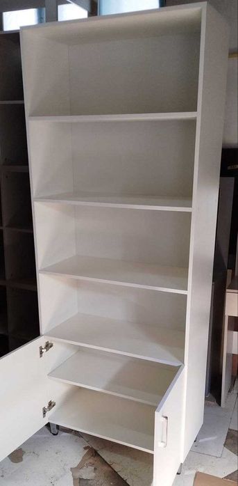 Шкаф, книжный шкаф.