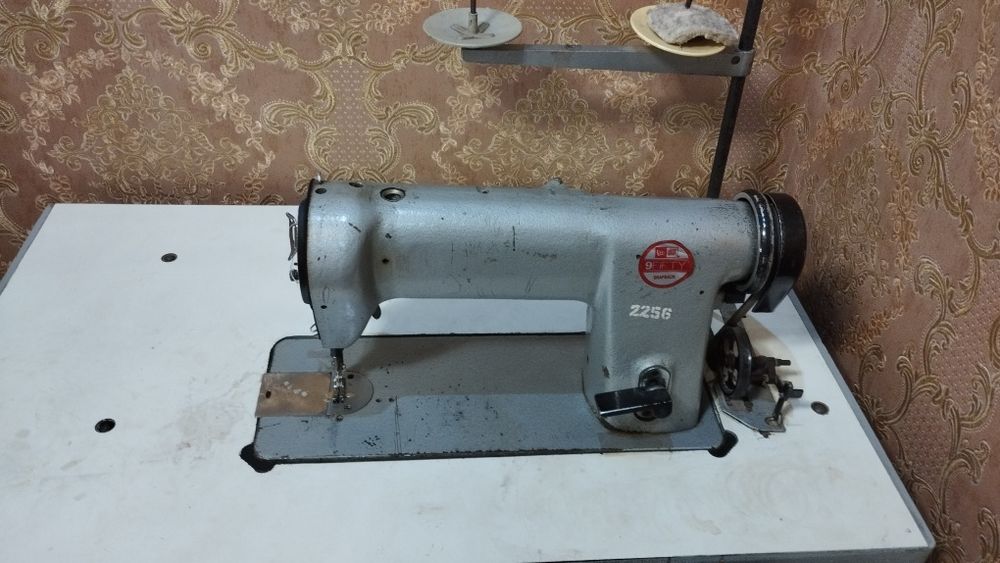 Tikuv moshinasi srochna sotiladi