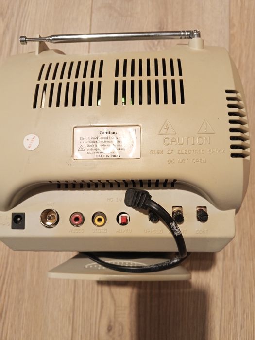 Портативен мини телевизор