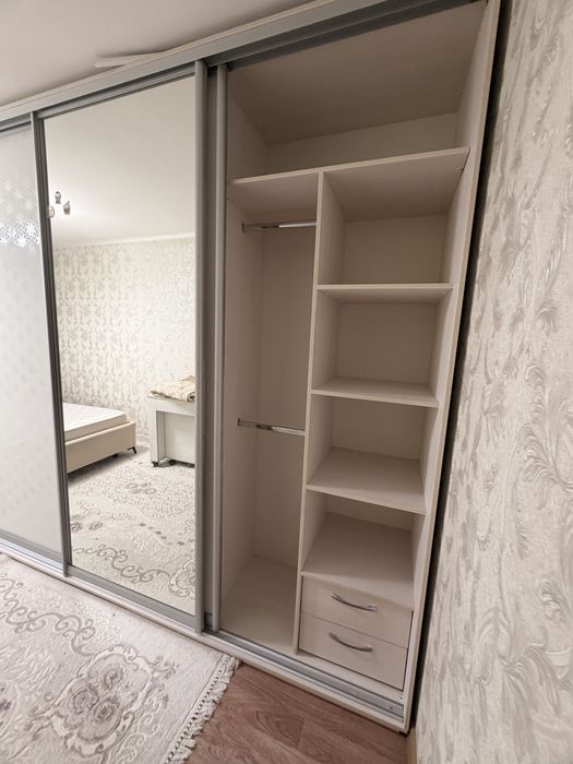 Продам большой шкаф