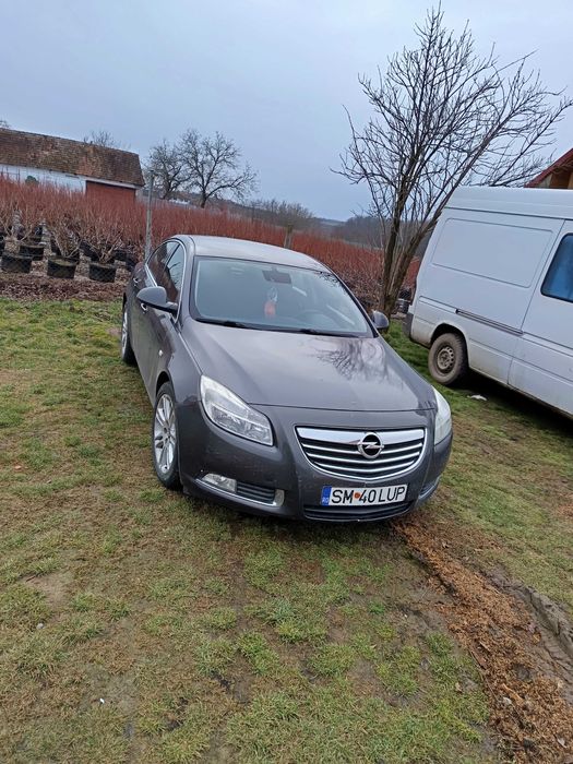 Vând sau schimb Opel Insignia