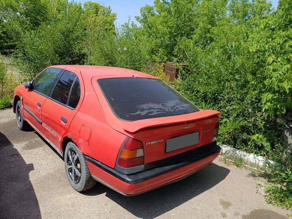 Nissan Primera, 1992