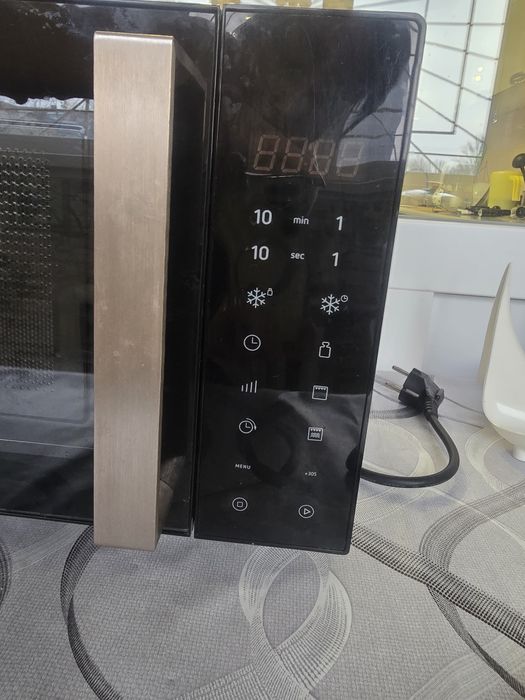 Микроволновка Hansa