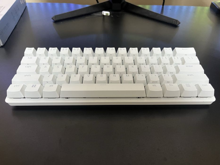 Геймърска клавиатура Razer Huntsman Mini (Optical Red суичове)