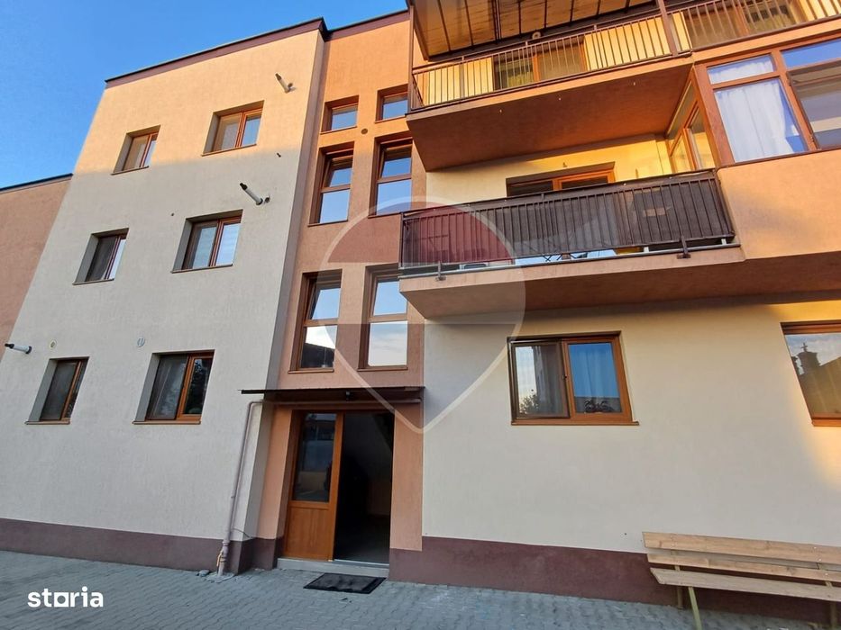 Apartament cu 3 camere de închiriat în zona Piata Cluj
