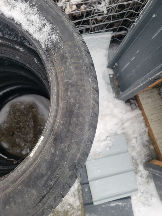 De vanzare cauciucuri