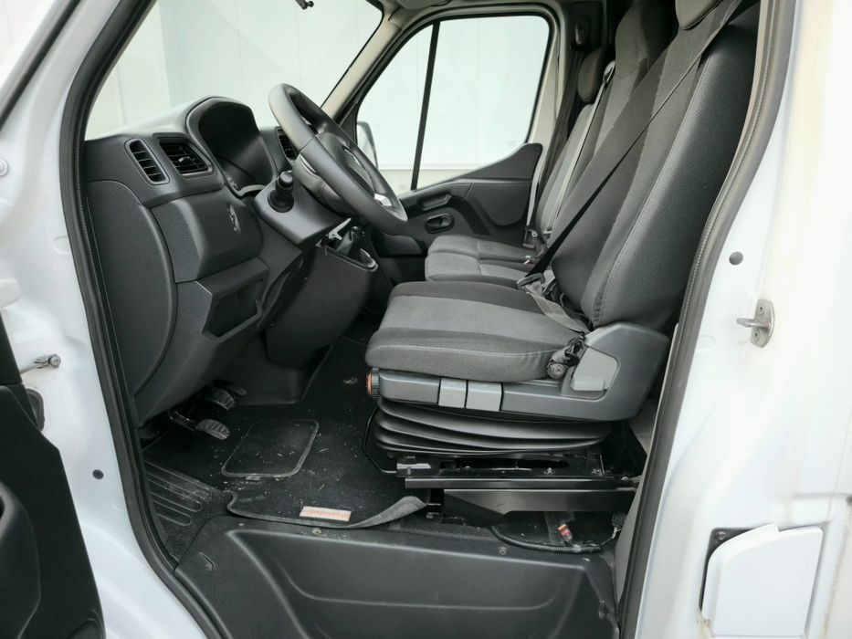 Renault Master cu lift 9 Europaleti