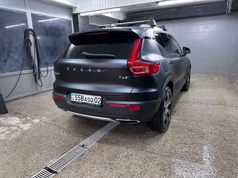 Volvo XC 40 2019 года.