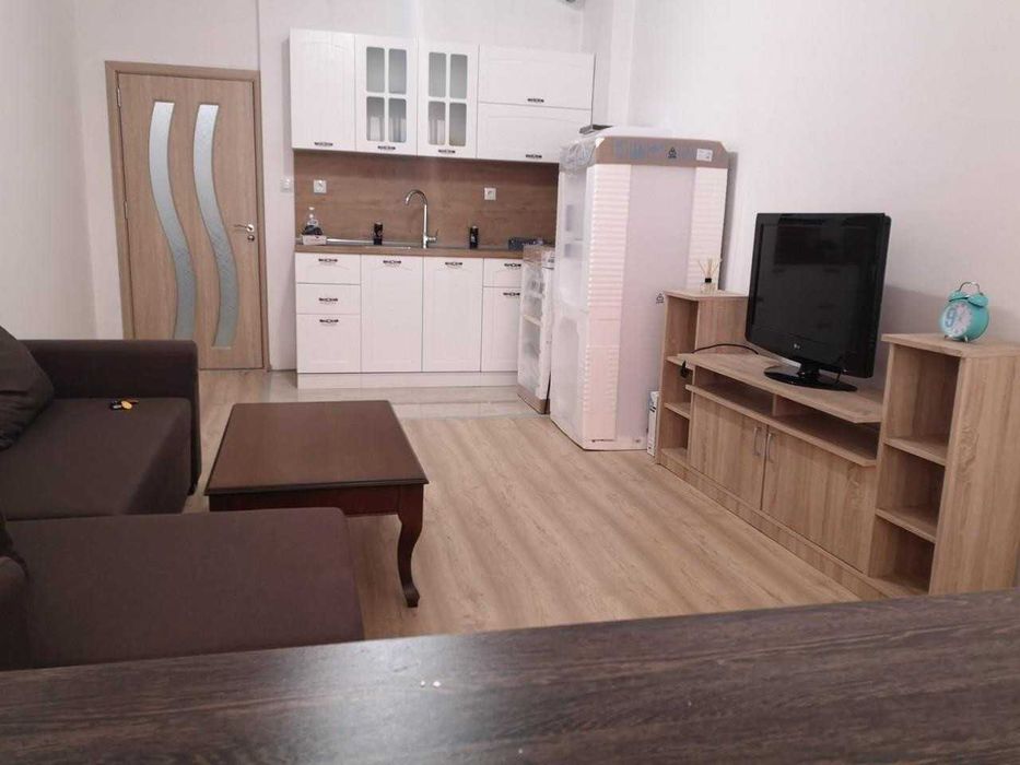 Продава се Двустаен апартамент в Пловдив, Тракия - 72 кв.м за 1528 €/кв.м - Снимка #1