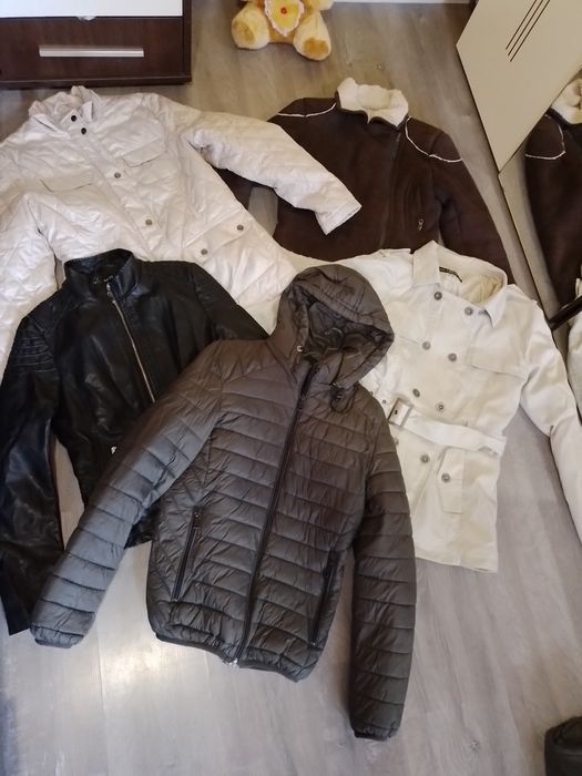 Lot m cu detoate pantaloni geci bluze  etc..30/35 buc.